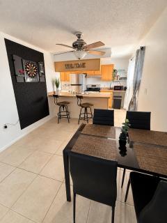 Casa Cruz Getaway - 2BR - Private Backyard Near Clearwater Beach - 8