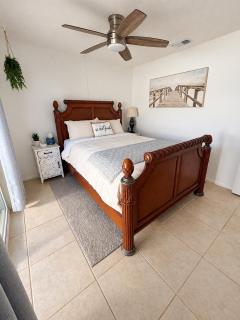 Casa Cruz Getaway - 2BR - Private Backyard Near Clearwater Beach - 3