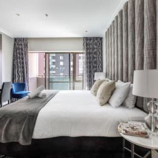 Modern Nomads Lovely King Size Studio with Balcony and Pool - 0