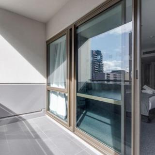 Modern Nomads Lovely King Size Studio with Balcony and Pool - 1