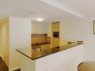 Modern Nomads Metro Urban Living with Balcony & Heated Pool - 3