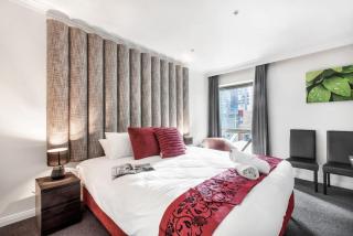 Modern Nomads Centrally Located Studio with Queen Bed Near CBD - 9