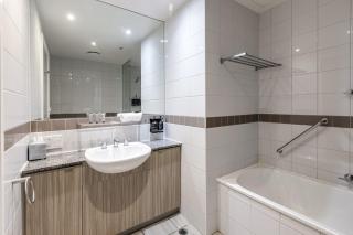 Modern Nomads Elegant Studio in the Heart of CBD with Pool & Balcony - 4