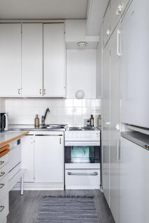1BR Apartments next to Railway Station, Free Parking, Balcony - 3