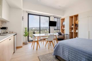 Bright Loft in the Heights with Panoramic View - 5