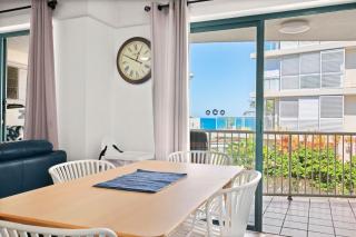Lindomare Unit 10, 11 Orvieto Tce, Kings Beach - 8