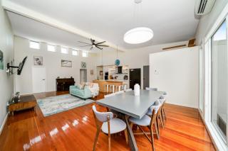 Idalia Oasis: 4BR Family Retreat with Garden Bliss - 6