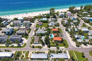 Full Duplex, Steps to the Beach, King Bed Masters - 0
