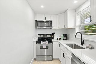 Full Duplex, Steps to the Beach, King Bed Masters - 4