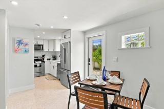 Full Duplex, Steps to the Beach, King Bed Masters - 2