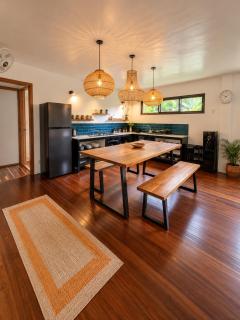 Authentic wooden house with garden, walking distance to town - 4