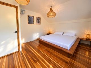 Authentic wooden house with garden, walking distance to town - 2