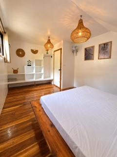 Authentic wooden house with garden, walking distance to town - 1