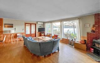 3 Bedroom Cozy Home In Mandal - 8