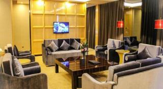 Golden Phoenix International Hotel - 8