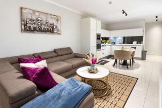 The Signature Luxury Stay - 9