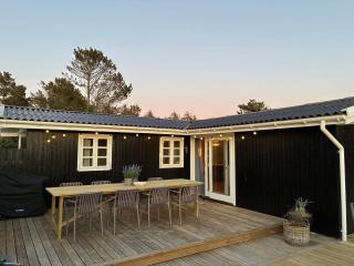 Renovated Holiday Home In Grønhøj With A Hot Tub - 8