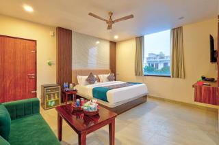 HotelMaple Leaf Newly Built With Luxury Restaurant Near Khatipura Railway Station - 9