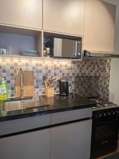 Modern 1-Bedroom Urban Haven in Tatu City - 6