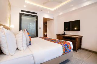 Fabhotel Prime Kings Court - 8