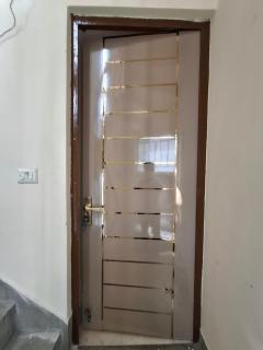 Spacious 3BR in Janakpuri with Rooftop Dining - 9