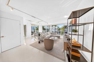 Chic Bay Harbor 3BR Rooftop Pool Free Parking - 2