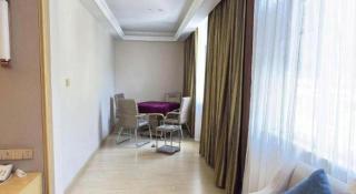 Vienna Hotel Sichuan Ganzi 318 National Highway Yajiang - 1