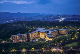 Chongqing Lijia Baiyun Lake Hotel, Curio Collection by Hilton - 9