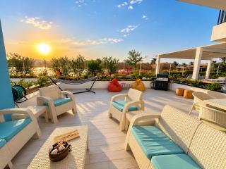 Birwaz #03 Luxury Apartment with Terrace and BBQ - 7