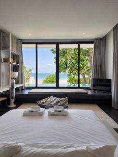 Luxury Beachfront AMANA Villa 4 Br at Ta-Ke Residence A - Phuket - 3
