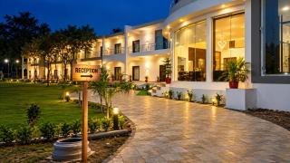 The Elegance Resort - 7