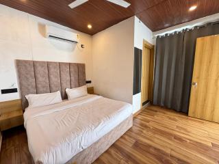 Hotel Atithi Riverside - 9