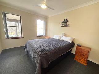 Dunbar Court Unit 8 - Bring your own linen - 4