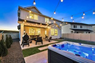 Sleeps 16 Hot Tub Game Garage - 5