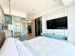 Luxury 1 Icon Stylish 1BR Apartment in Tunjungan Plaza 6 Surabaya City Centre by Le Ciel Hospitality - 3