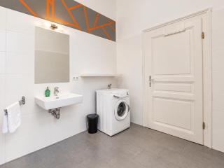Spacious 2BR Apartment for 6 near Votivkirche & Metro U2 - Viena - 4