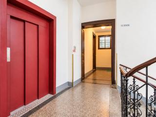 Spacious 2BR Apartment for 6 near Votivkirche & Metro U2 - Viena - 2