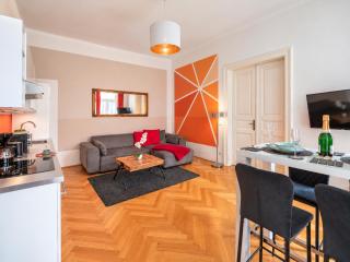 Spacious 2BR Apartment for 6 near Votivkirche & Metro U2 - Viena - 3