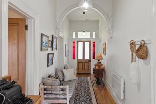 Little Ness - 3BR Heritage Home Near CBD - 1