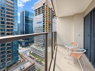 Opera Apartment 2 bedrooms bridge view - 3