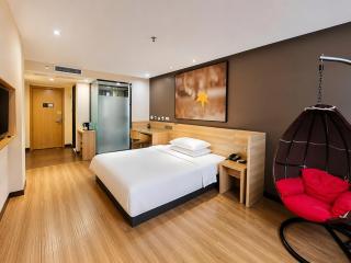 IU Hotel Lvliang Xiaoyi Zhenxing Street Branch - 1