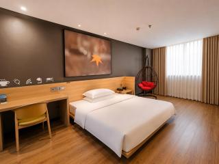 IU Hotel Lvliang Xiaoyi Zhenxing Street Branch - 1