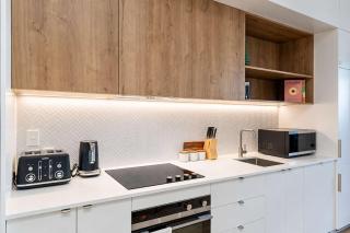 The Ascot 3BR City Townhouse in Wellington - 2