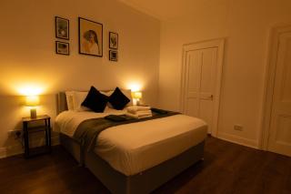Spacious 1BR Apartment Paisley - 8