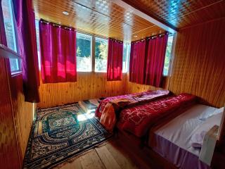 Gadagusain 360 Retreat & riverside homstay - 8