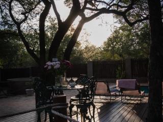 Nkanyi Wildlife House & Cottage - Hoedspruit - 2