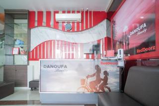 RedDoorz Plus @ Rawamangun - 9