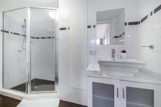 Warringa Surf Holiday Apartments - 4