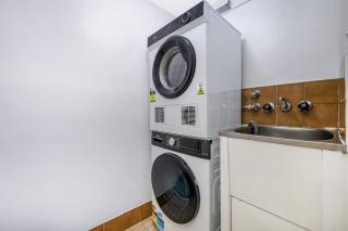 Warringa Surf Holiday Apartments - 1