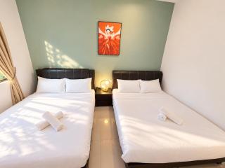 Fairy Retreat Private Pool Cottage IPOH, BBQ, KTV, 15 pax - 3